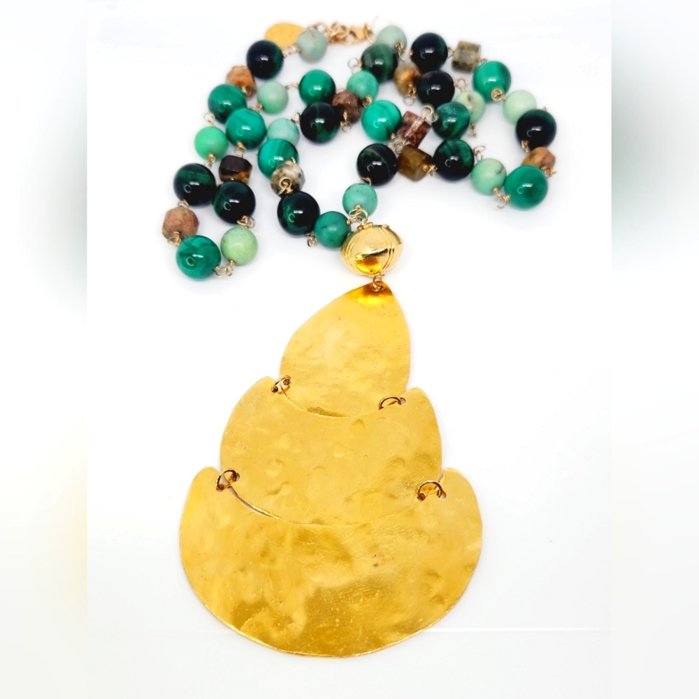 Devon Leigh DL Long Necklace Green Semi Precious Stones Large Gold Tone Pendant